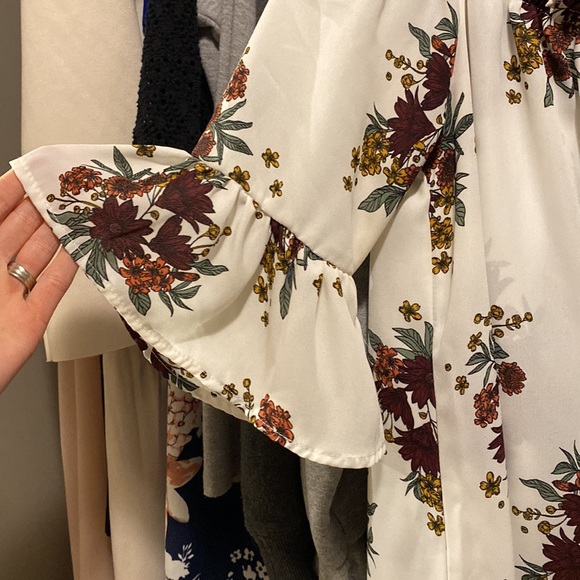 Women’s off the shoulder top - Picture 2 of 3